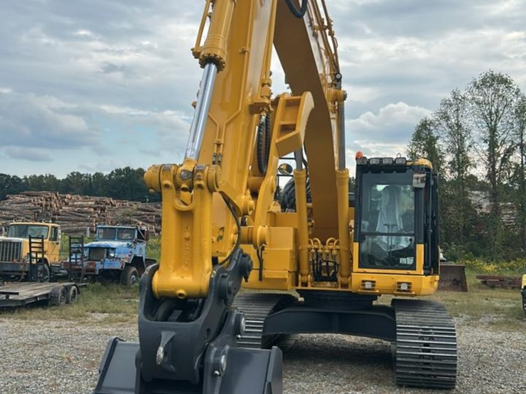 2021-komatsu-pc228-image-8
