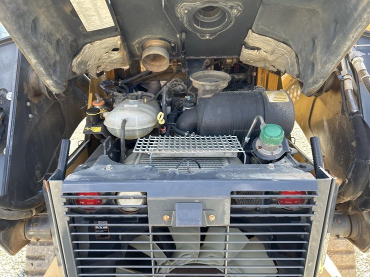 2018-deere-333g-image-28