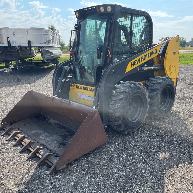 2019 NEW HOLLAND L216