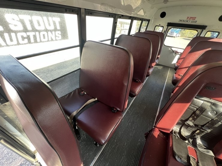 2009-chevrolet-express-school-bus-image-32