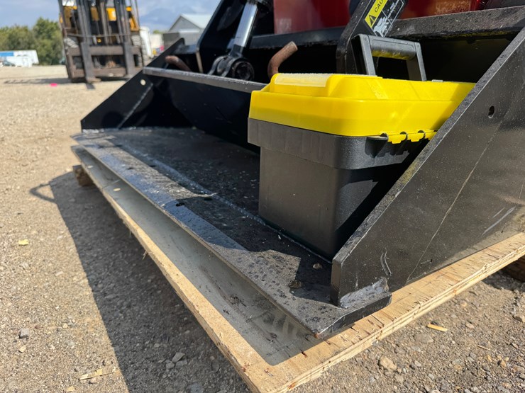 #1045-•-2024-mini-wheeled-skidsteer-image-15