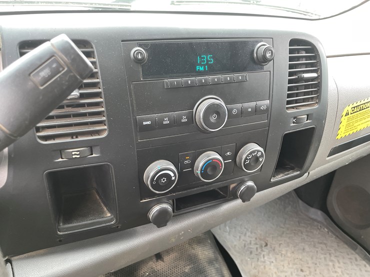 #1009-•-2014-chevy-3500hd-4x4-dually-truck-(has-wi-title)-image-37