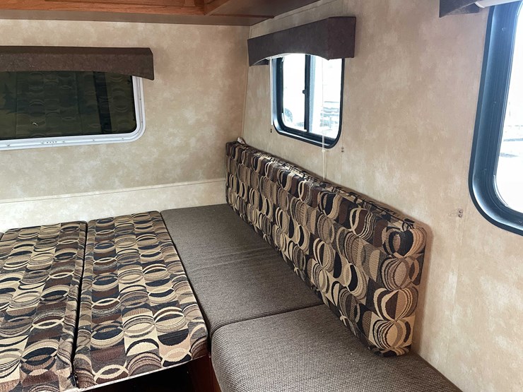 #1976-•-2012-coachman-camper-(no-title)-image-47