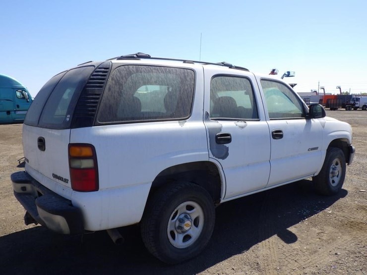 2002-chevrolet-tahoe-image-3