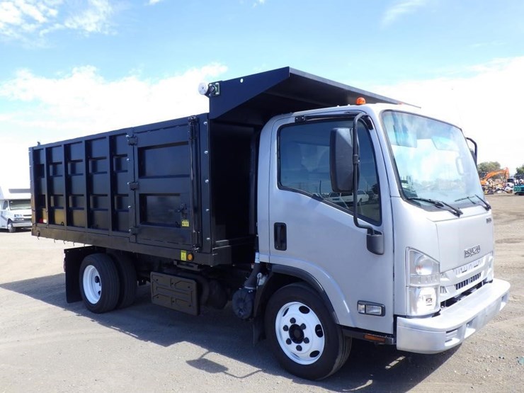 2018-isuzu-nqr-image-2