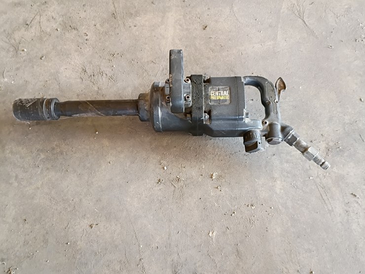 #204-•-central-pneumatic-1"-impact-wrench-image-1