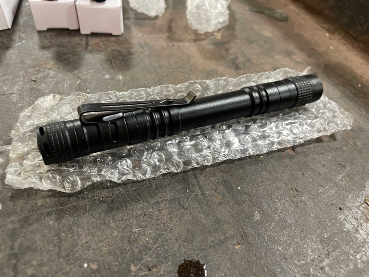 #5548-•-(4)-led-mechanic's-flashlights-(pr10)-image-5