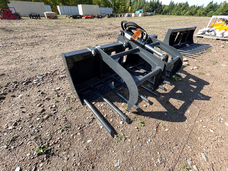 #8242-•-wolverine-compact-tractor-manure-fork-grapple-image-3