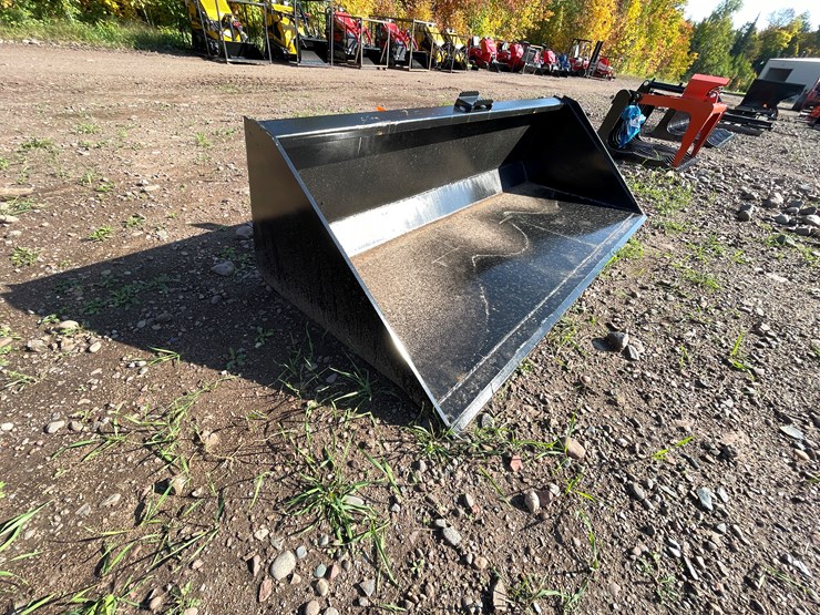 #8231-•-new-kc-78"-skid-steer-bucket-image-3
