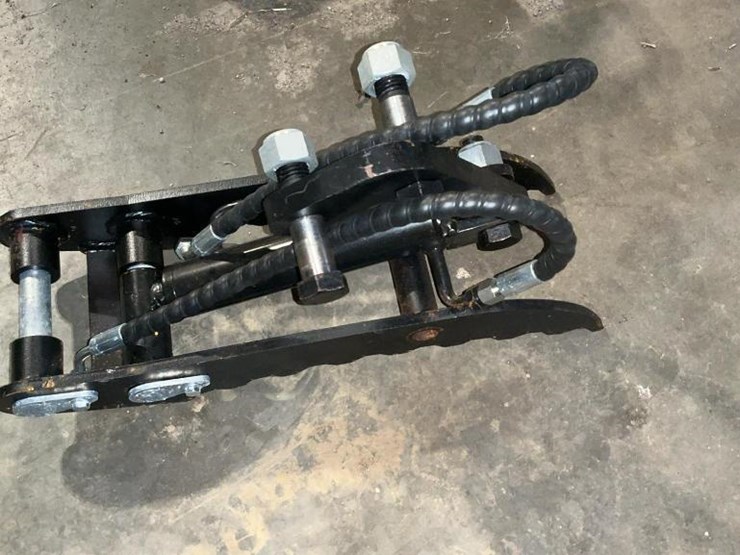 #2769-•-unused-2025-hydraulic-thumb-clamp-image-1