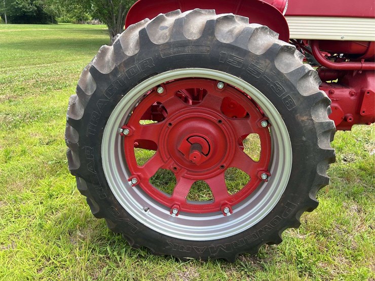 farmall-560-image-41