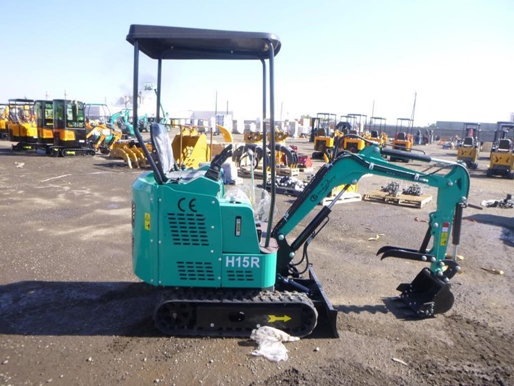 2025-agt-h15r-hydraulic-excavator-image-7