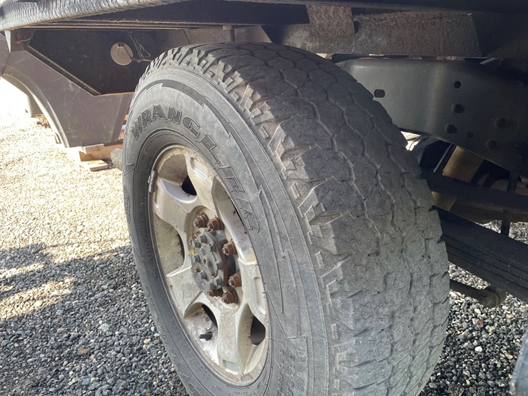 2011-ford-f350-xl-image-17