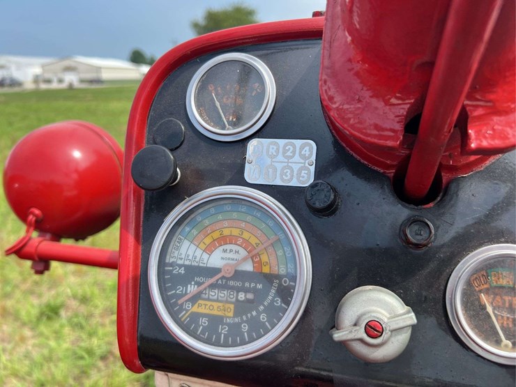 farmall-460-diesel-image-63