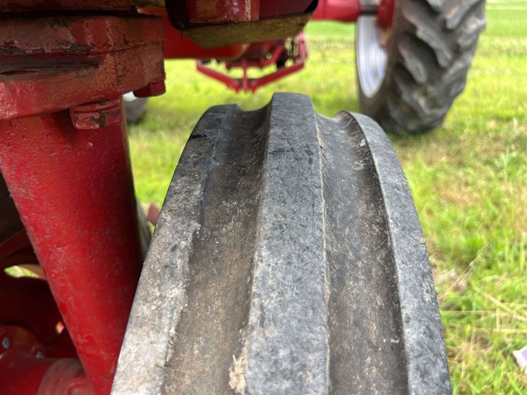 farmall-560-image-19