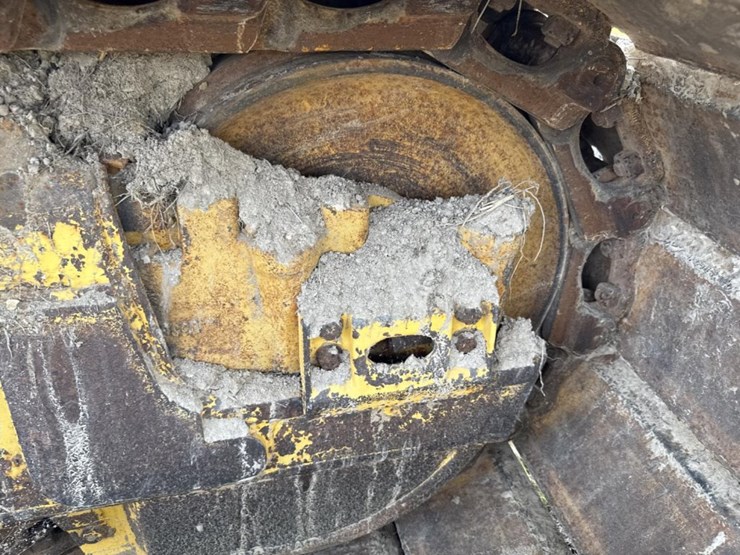 2014-komatsu-d65px-17-image-48