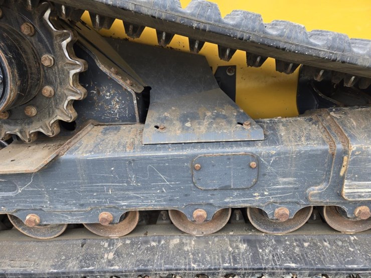 2022-deere-333g-image-55