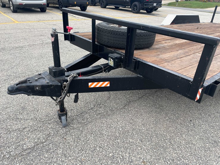 #1977-•-20'-tandem-axle-trailer-(has-wi-title)-image-9