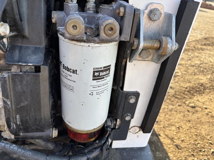 2021-bobcat-t770-image-43