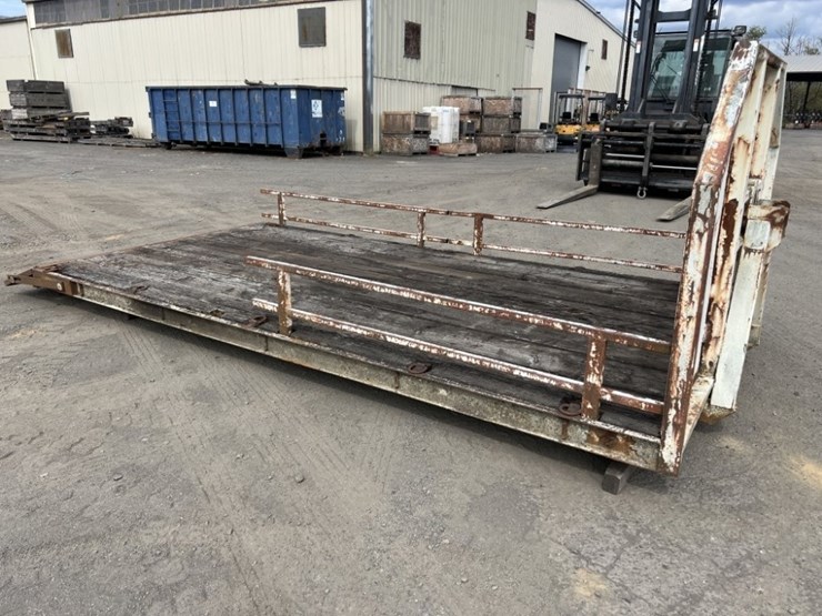 flatbed-hook-body-image-2