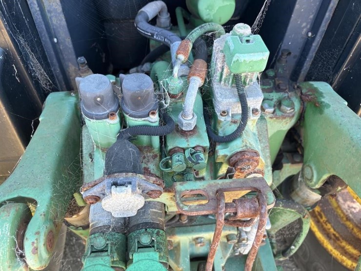 1996-john-deere-6410-image-13