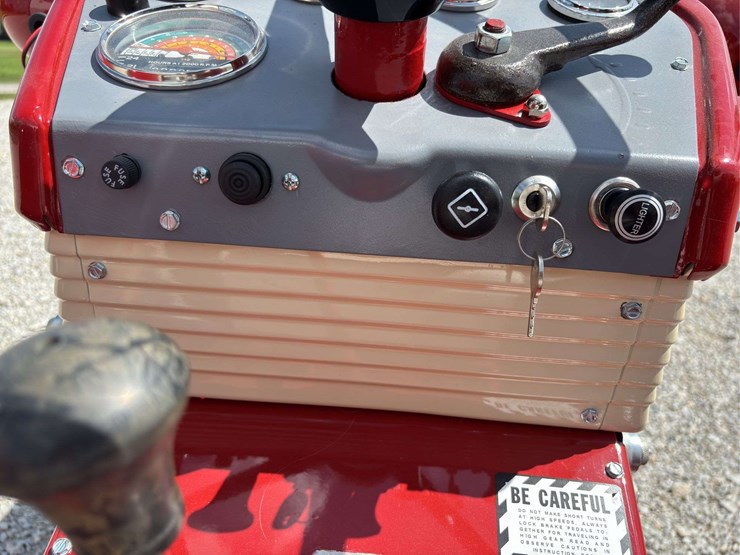 farmall-340-image-45