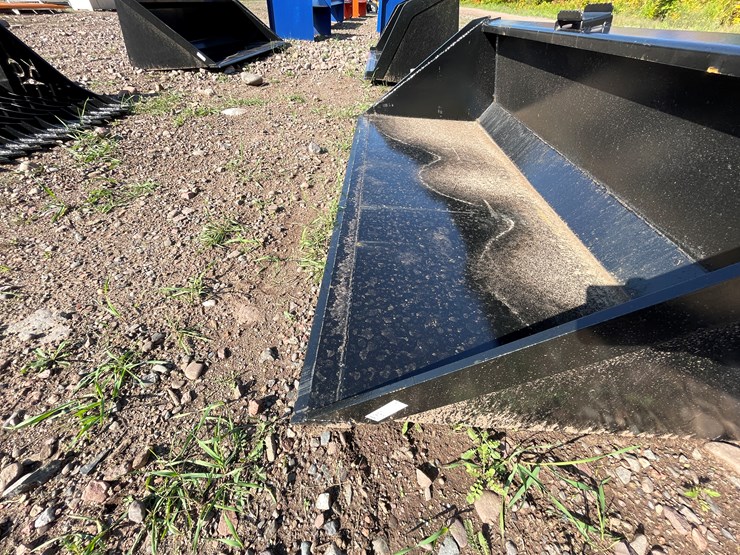 #8231-•-new-kc-78"-skid-steer-bucket-image-7