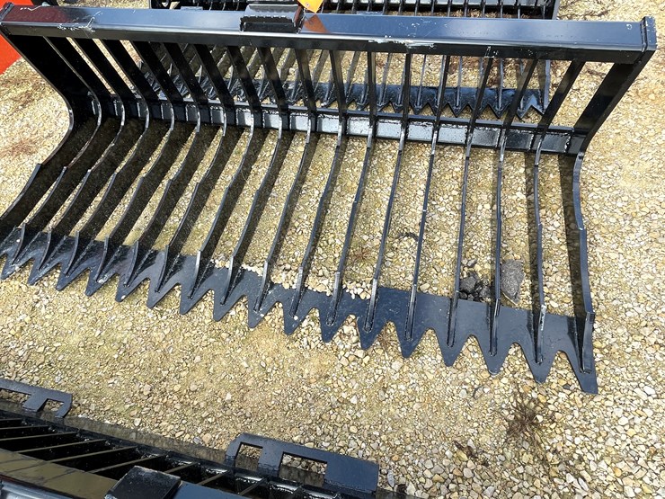 #3012-•-skid-steer-6'-6"-rock-bucket-image-6