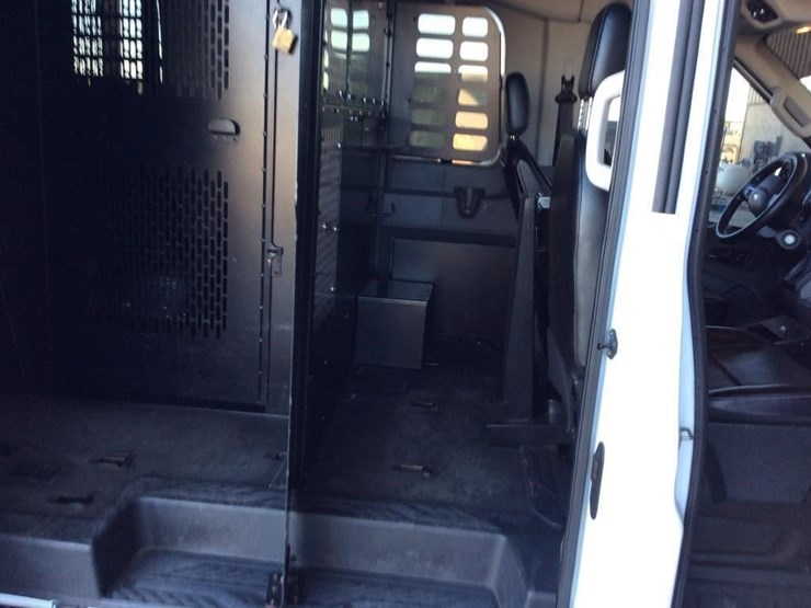 2020-ford-transit-image-8