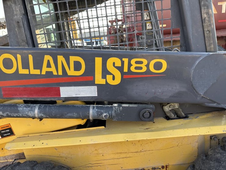 2001-new-holland-ls180-image-32
