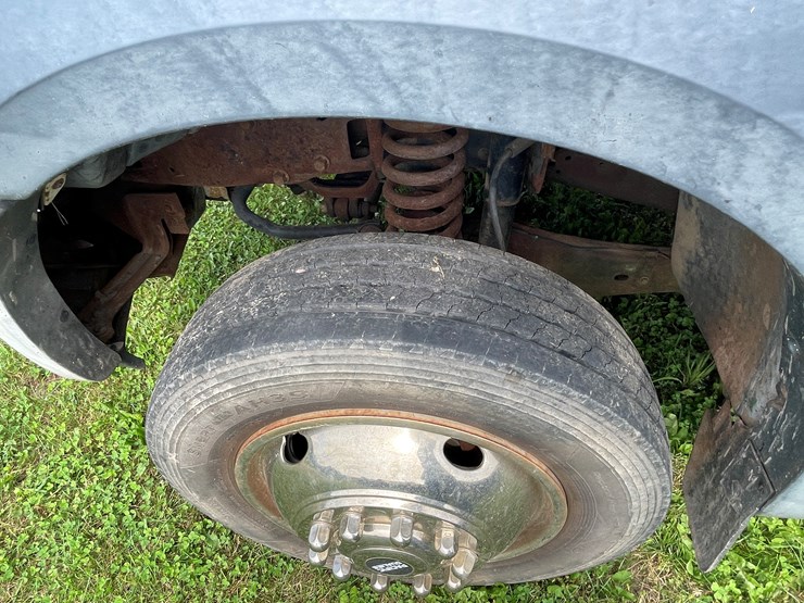 2006-ford-f550-image-15