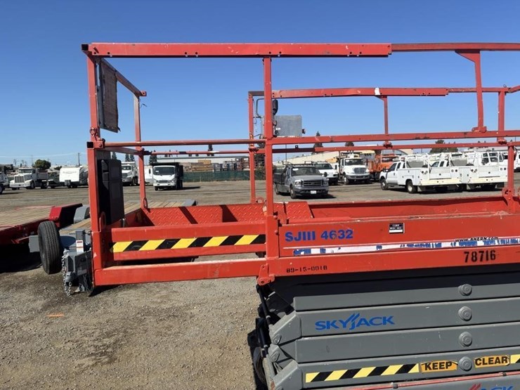 skyjack-sj4632-scissor-lift-image-7