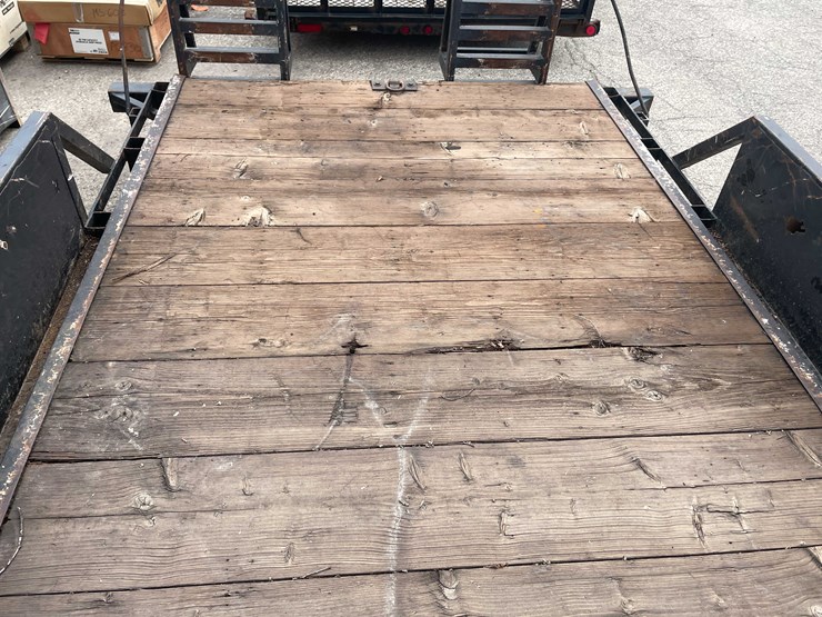 #1978-•-2002-reliable-welding-2-axle-trailer-(has-wi-title)-image-47