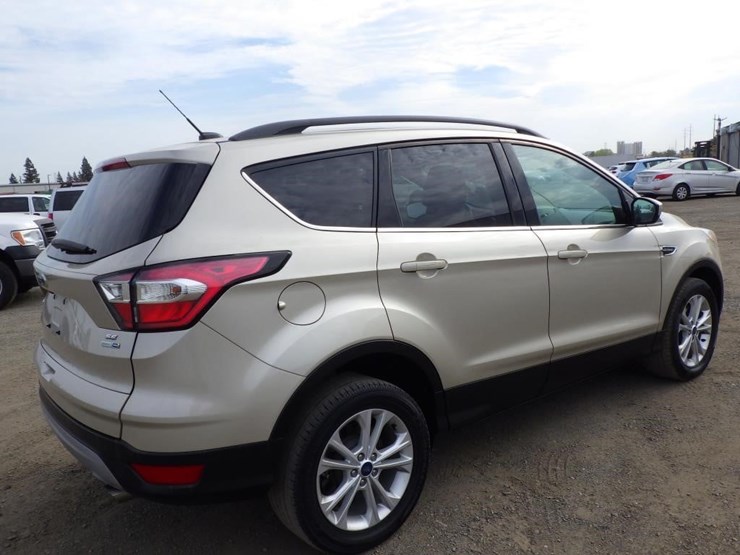 2017-ford-escape-image-3