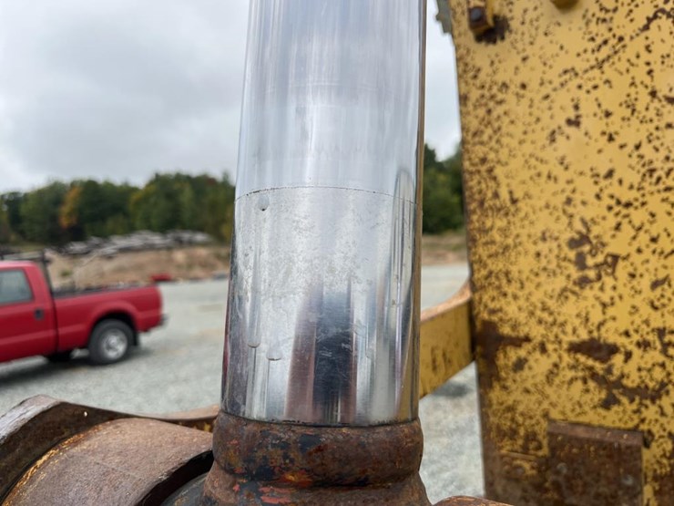 2011-caterpillar-320d-image-31