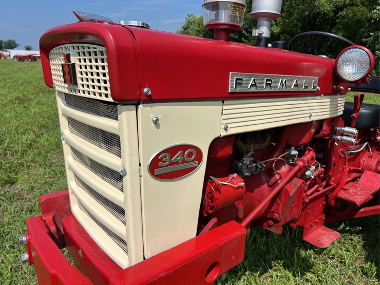 farmall-340-image-12