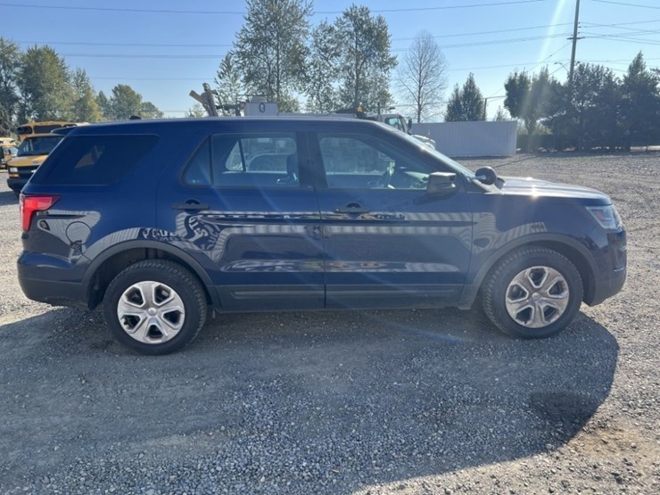 2017-ford-explorer-image-3