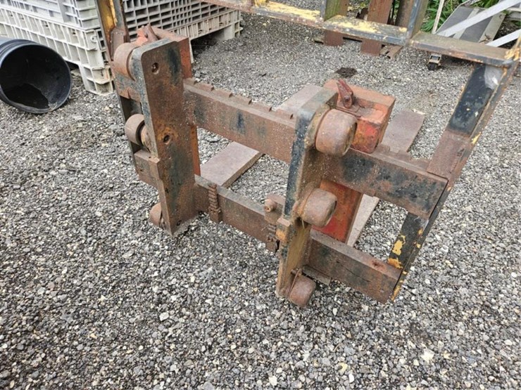 #2048-•-42"-fork-lift-pallet-forks-image-12