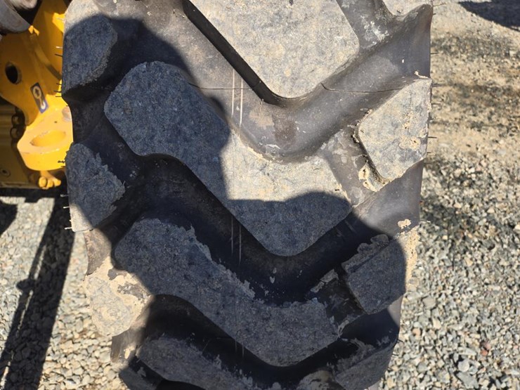 2019-deere-344l-image-58