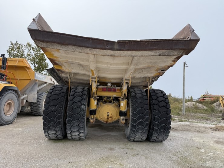 komatsu-hd465-5-image-4