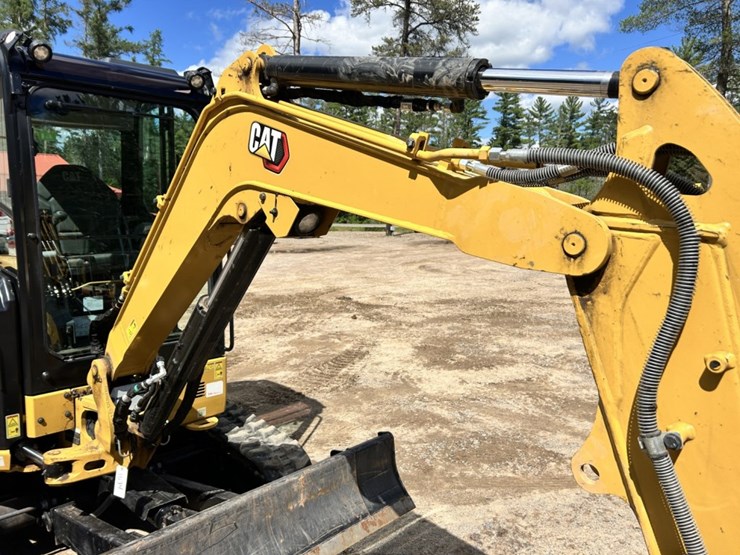 #1034-•-2023-caterpillar-302.7-cr-mini-excavator-image-12