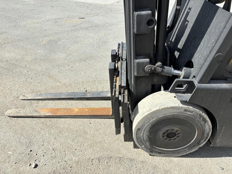 2004-daewoo-gc25e-3-image-5
