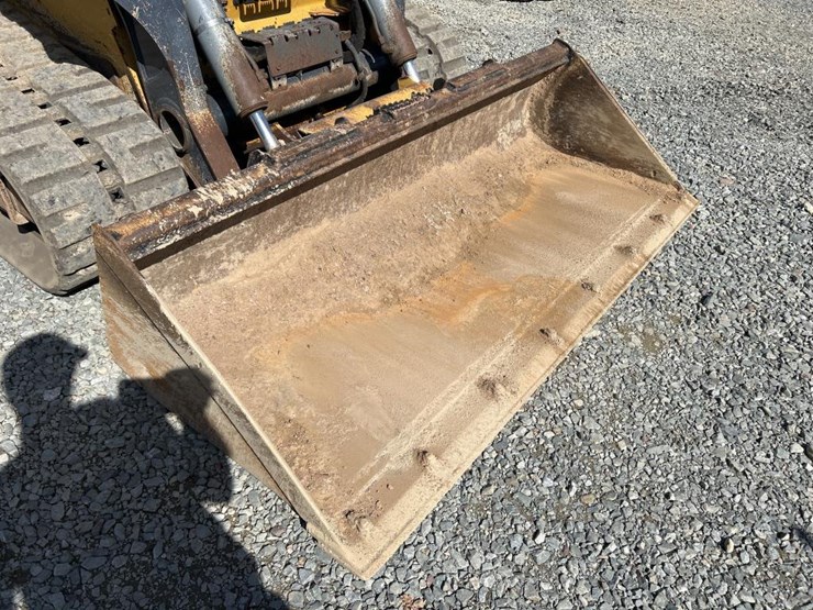 2018-deere-333g-image-10