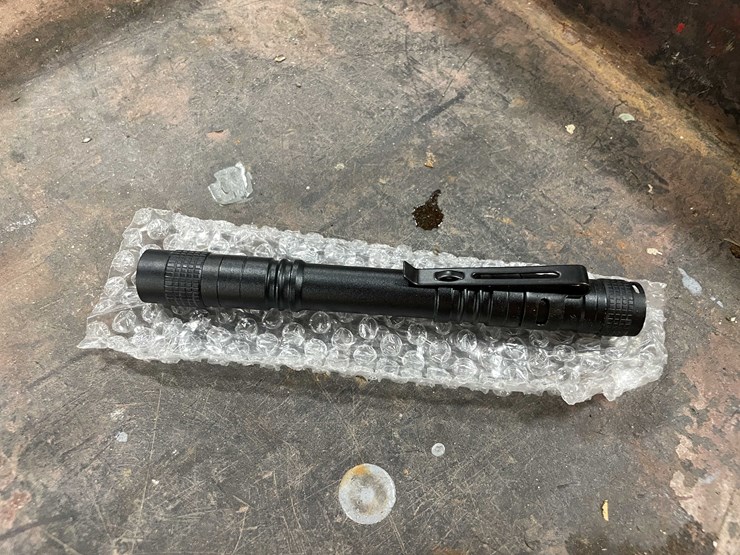 #5548-•-(4)-led-mechanic's-flashlights-(pr10)-image-2