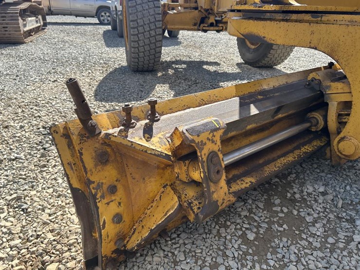 deere-770bh-image-32