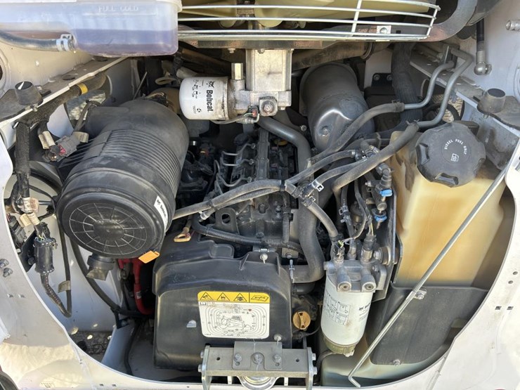 2021-bobcat-s64-image-28