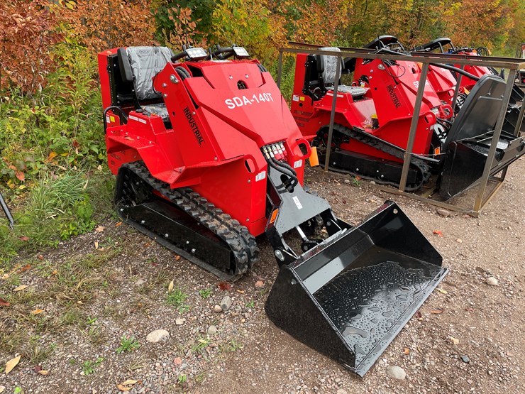 #8169-•-agt-crawler-loader-image-3
