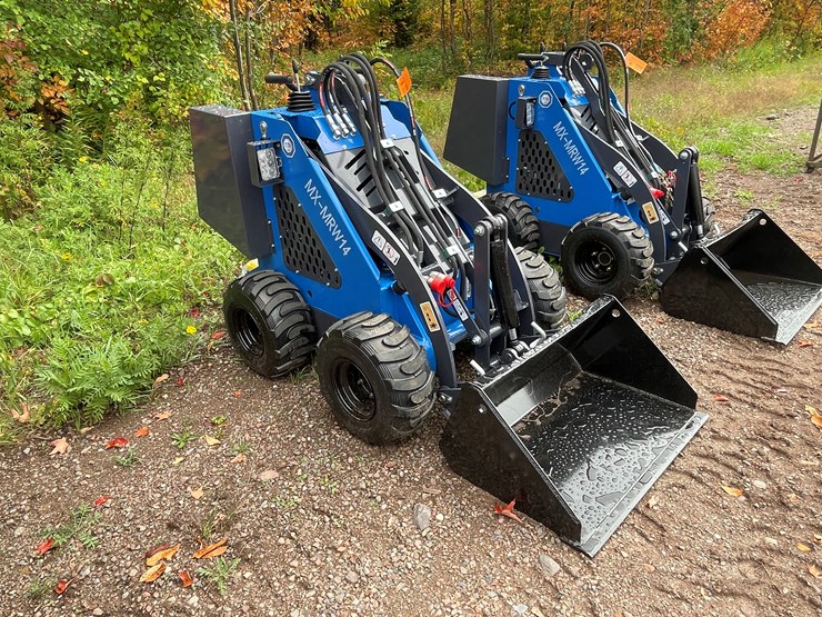 #8165-•-agt-skid-steer-loader-image-3