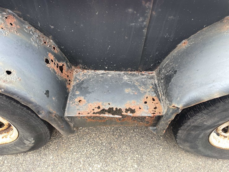 #1978-•-2002-reliable-welding-2-axle-trailer-(has-wi-title)-image-32