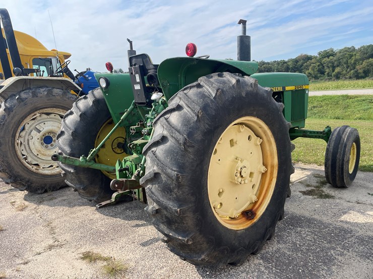 john-deere-2840-image-4